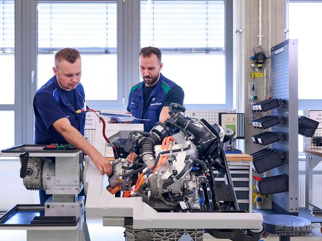 宝马燃料电池量产 iX5氢燃料电池车年底投放