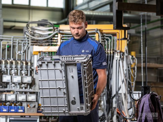 宝马燃料电池量产 iX5氢燃料电池车年底投放