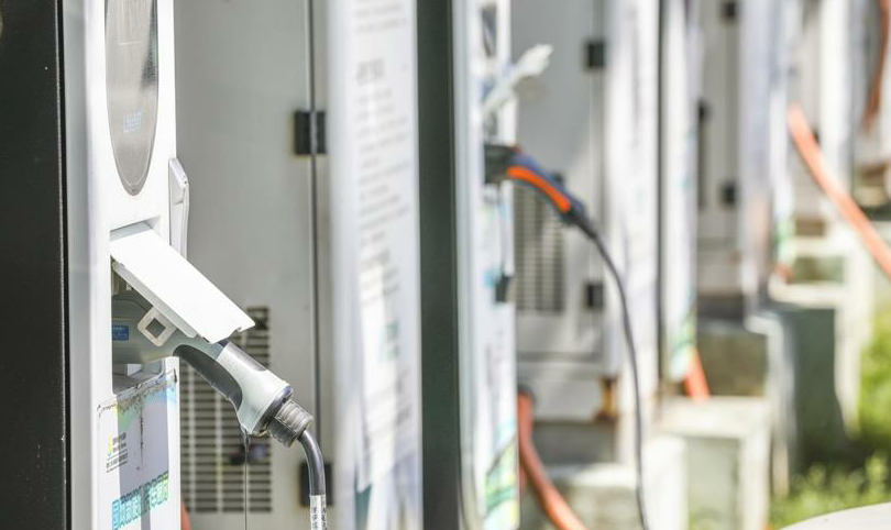 “濒死”之时，再试试新能源