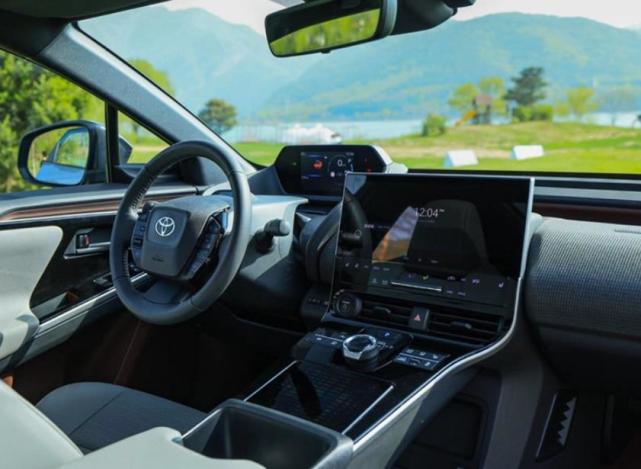 bZ4X频繁召回：是否说明，造纯电动车不是丰田的强项？