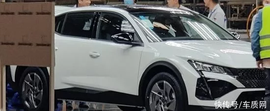 有望广州车展首发 东风标致408X谍照曝光