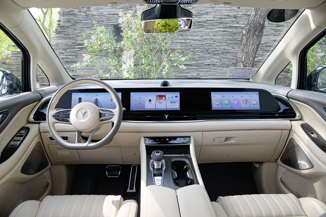 市场逐年缩减 为什么40万的高端MPV还层出不穷