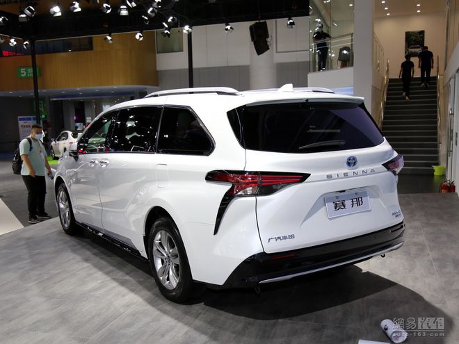 市场逐年缩减 为什么40万的高端MPV还层出不穷