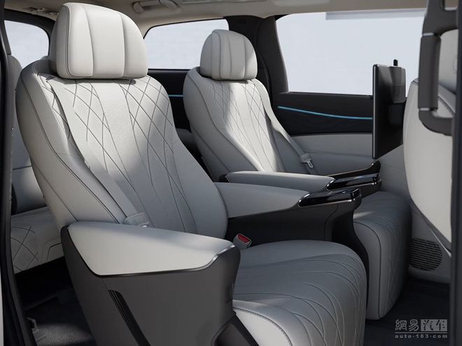 市场逐年缩减 为什么40万的高端MPV还层出不穷