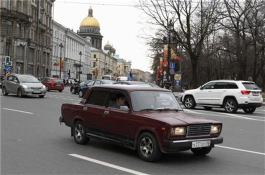 俄罗斯汽车的崩塌与重建