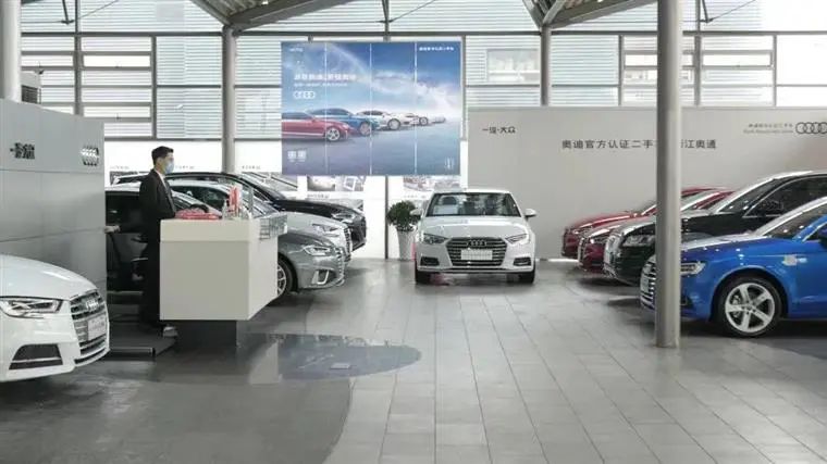 人去楼空、卷款跑路？曾风光无限的4S店为何被时代抛弃