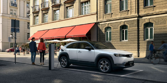 长续航真的没用？在炮轰电动车的路上，丰田多了一位“朋友”