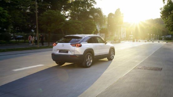 长续航真的没用？在炮轰电动车的路上，丰田多了一位“朋友”