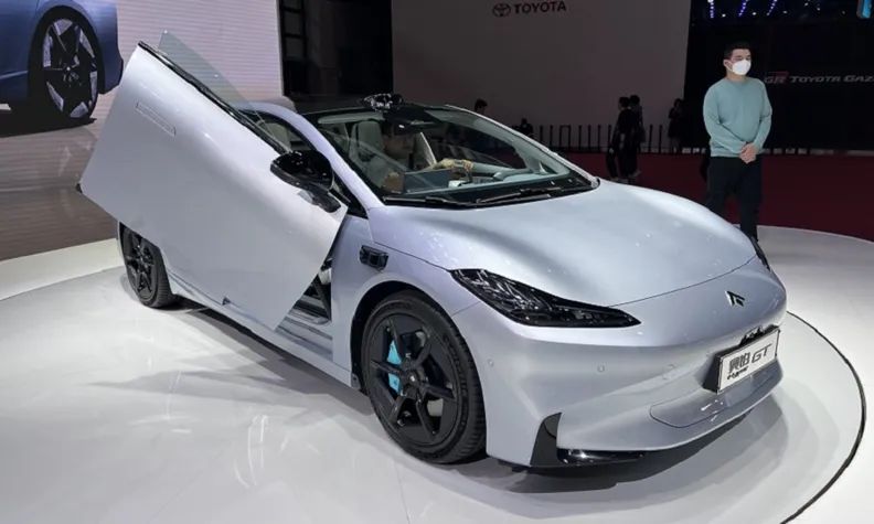 震惊、羡慕、焦虑 外媒如何看上海车展？