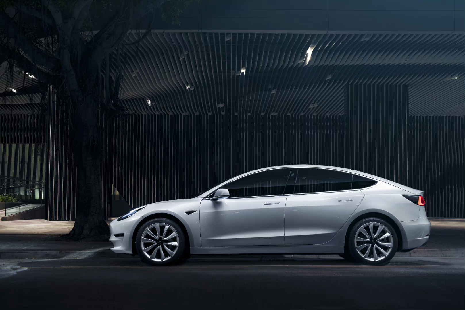 传特斯拉香港将降价！