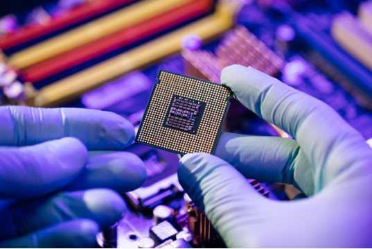 从奔驰到自行车都在集成的大模型，是汽车智能化的下个风口？