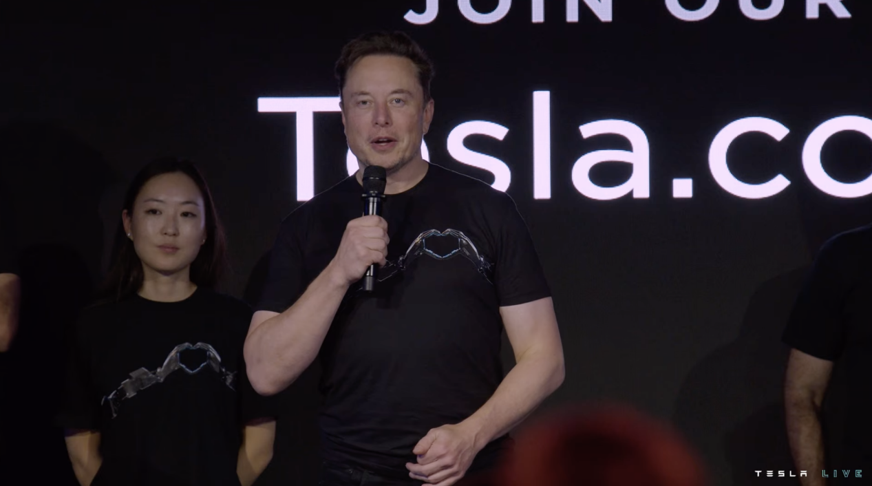 FSD要来了？马斯克称特斯拉汽车已经有了“思想”