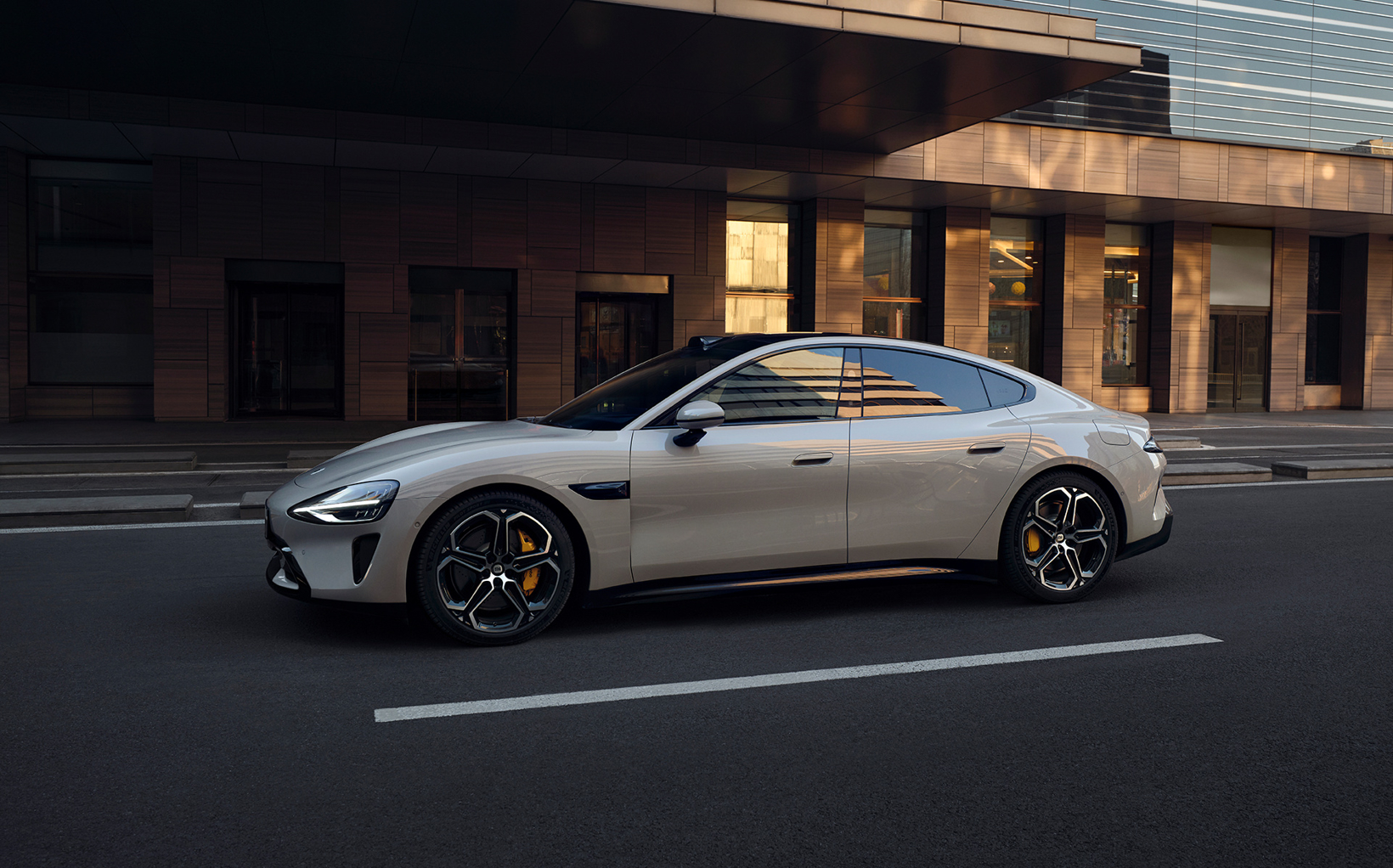 每賣一輛車虧6800：花旗估計小米汽車2024造車業(yè)務虧41億元