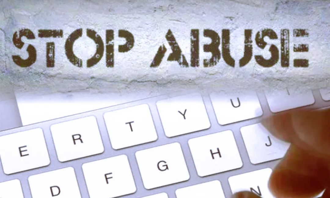 被口水淹没的中国车市 | 苦战182天