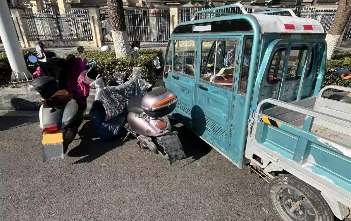 对于用户来说，应该要养成良好的使用习惯，在高温天气避免过度或错误的使用电动车，这样就能最大程度延长电动车各项配件的使用寿命。